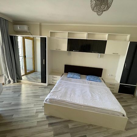 Sea View Apartment Батуми Экстерьер фото
