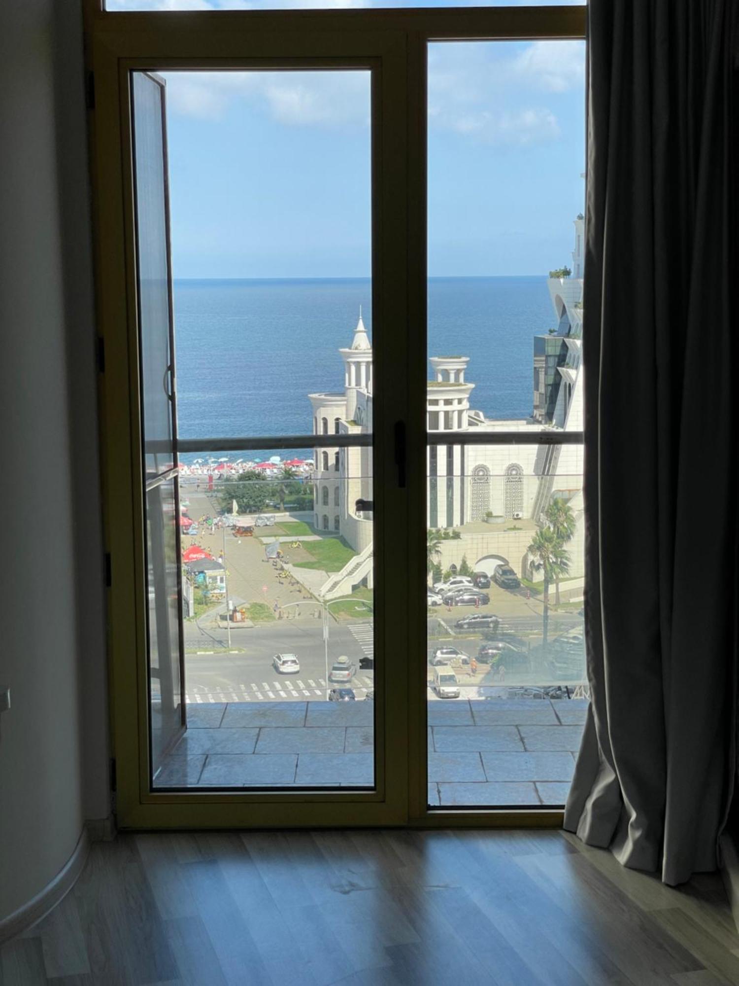 Sea View Apartment Батуми Экстерьер фото
